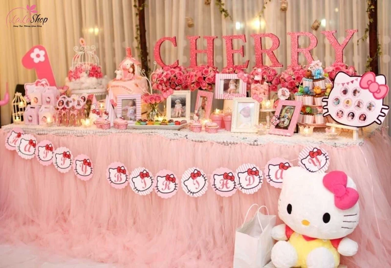 Khung ảnh giúp lưu lại khoảnh khắc đẹp là cách trang trí sinh nhật được yêu thích