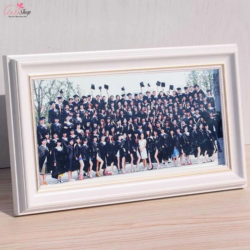 Ảnh kỷ niệm để bàn sẽ giúp cô giáo lưu giữ những kỷ niệm đẹp với học trò