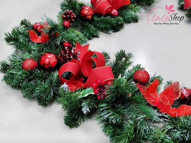 Lala Shop chuyên bán dây kim tuyến làm cây thông Noel siêu đẹp với giá tốt