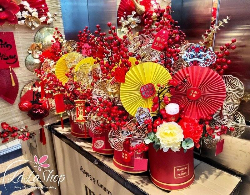 Lala Shop chuyên bán đồ phụ kiện trang trí Tết giá rẻ siêu đẹp uy tín ở TP.HCM