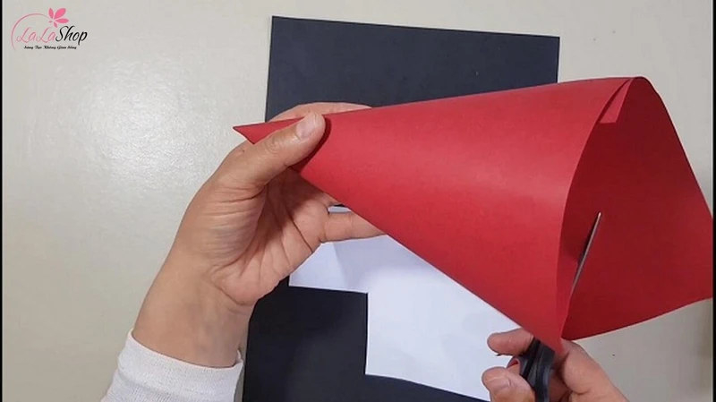 Làm 1 hình nón từ giấy