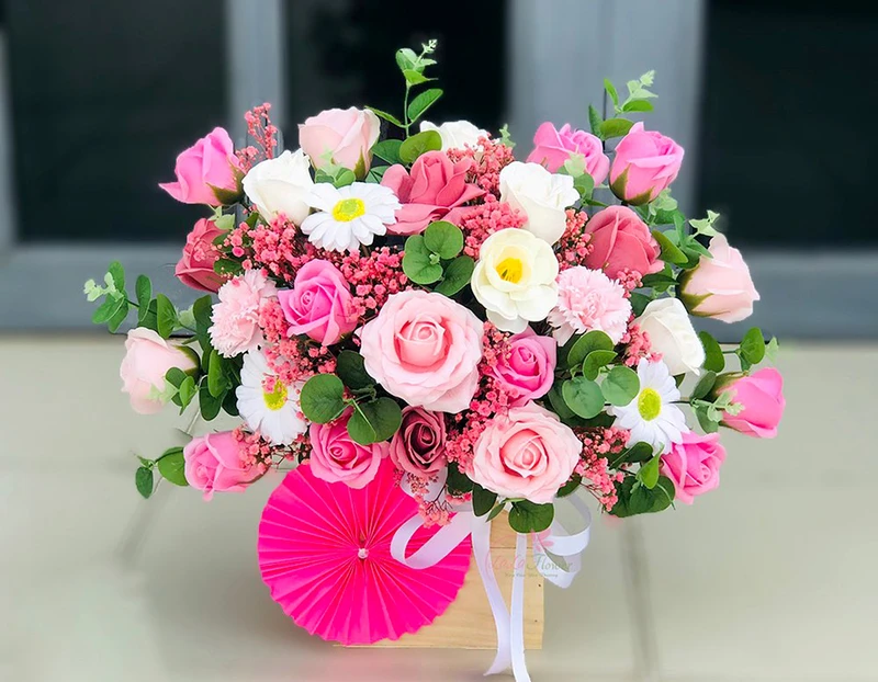 Lẵng hoa làm quà tặng ngày 20/10 siêu đẹp và ý nghĩa nhất 2023