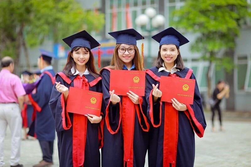 Lễ tốt nghiệp đại học là giây phút vinh quang nhất trong đời của mỗi sinh viên