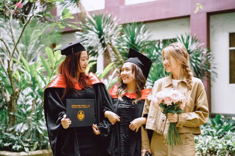 Chọn quần áo phù hợp tham dự lễ tốt nghiệp