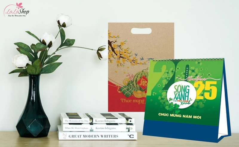 Lịch Tết là món quà truyền thống được nhiều doanh nghiệp lựa chọn