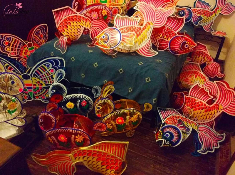 Lồng đèn trung thu mang đến không khí náo nhiệt và vui tươi