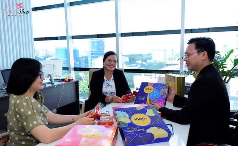 Lựa chọn quà để tặng phù hợp với điều kiện kinh tế của bản thân