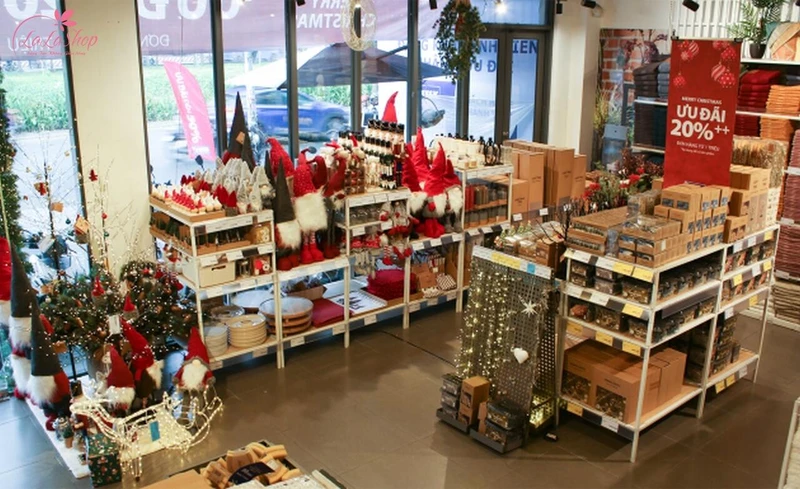 Mẫu trang trí Noel cho cửa hàng thu hút mẫu 8