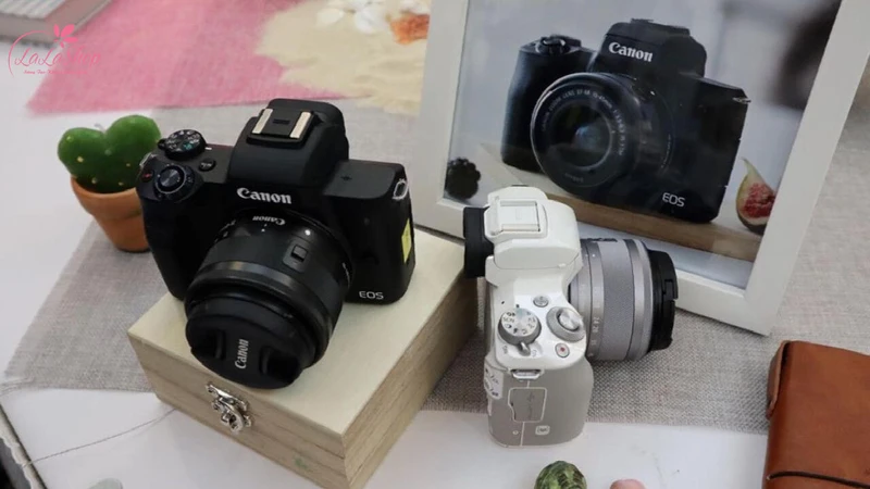 Máy ảnh là món quà lý tưởng để chồng lưu lại những khoảnh khắc ý nghĩa