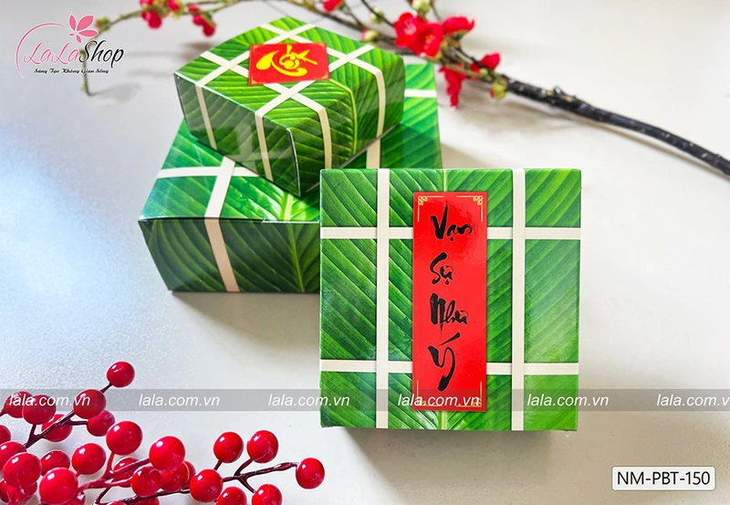 Một Background phông nền đẹp không thể thiếu mô hình bánh chưng, bánh tét và dưa hấu