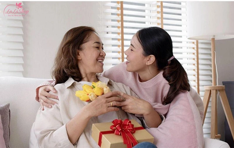 Một món quà 8/3 thật ý nghĩa giúp ta thể hiện lòng biết ơn và mang niềm vui đến cho mẹ