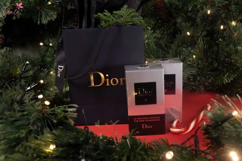 Một món quà lãng mạn và tinh tế phải kể đến nước hoa