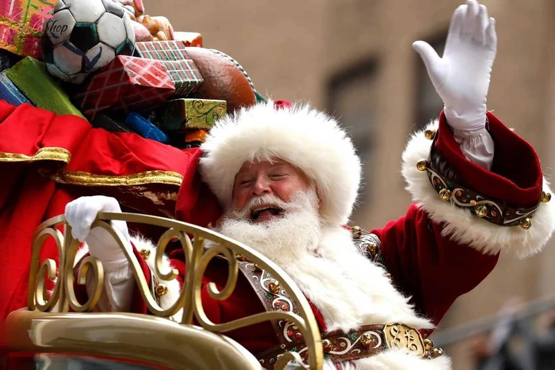 Ngày nay, ông già Noel với bộ đồ đỏ, râu trắng là một phần không thể thiếu vào Giáng sinh