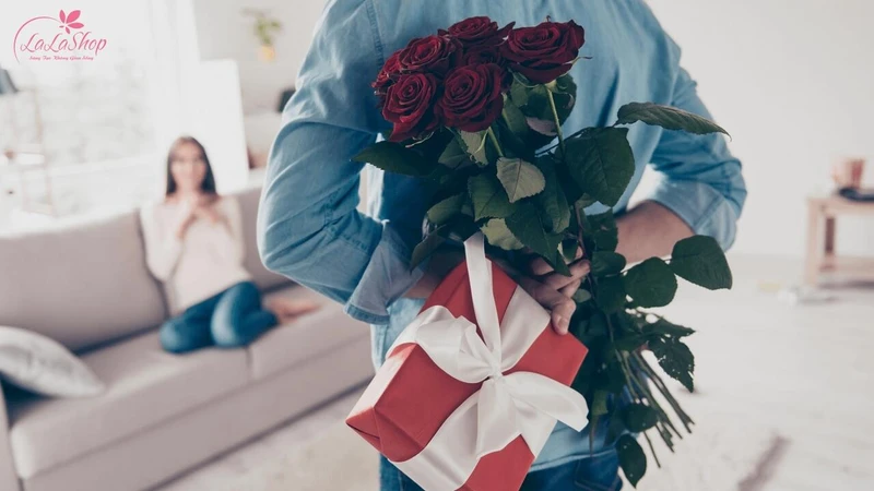 Người được nhận quà 14/2 sẽ tặng quà đáp lại vào Valentine trắng
