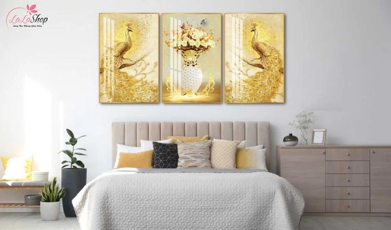 Người mệnh Kim có thể chọn tranh có màu vàng, trắng hoặc nâu