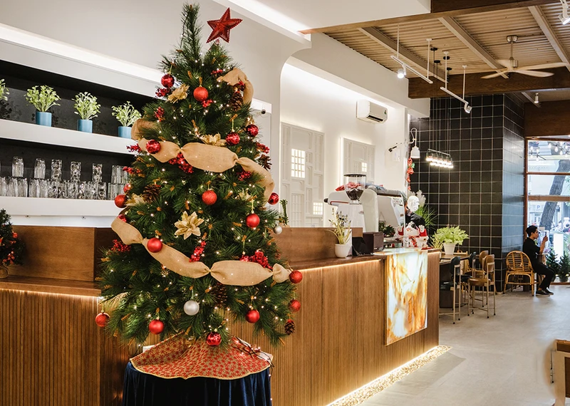 Những cây thông Noel trang trí đẹp nhất 2022 tại TPHCM