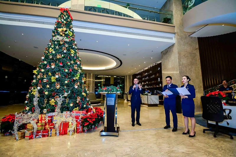 Những cây thông Noel trang trí đẹp nhất 2022 tại TPHCM