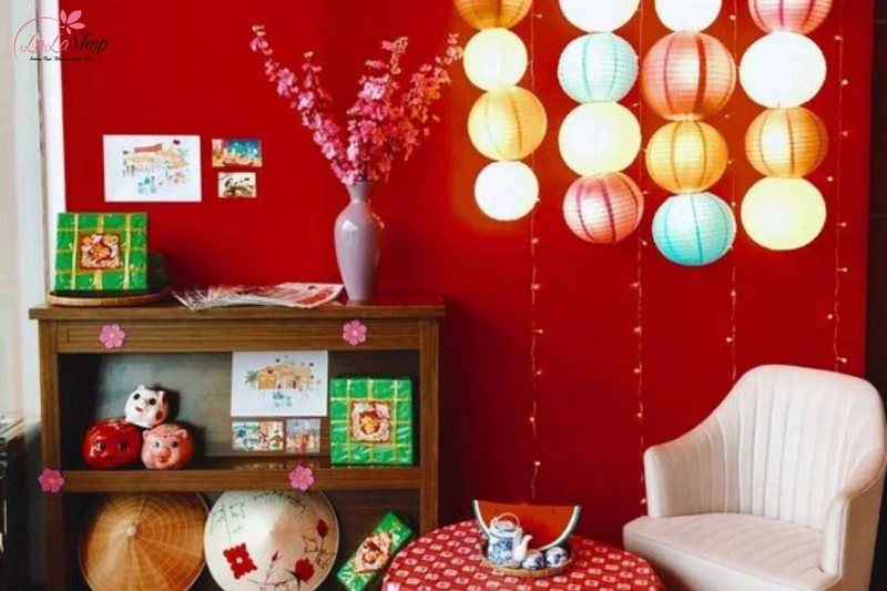 Những chiếc đèn lồng được tin là mang đến may mắn và màu sắc vui tươi cho ngày Tết