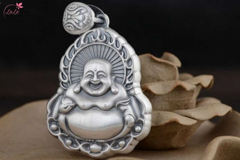 Phật Di Lặc hướng tới một vị phật ở tương lai, buông bỏ mọi chấp niệm làm lòng nhẹ nhàng