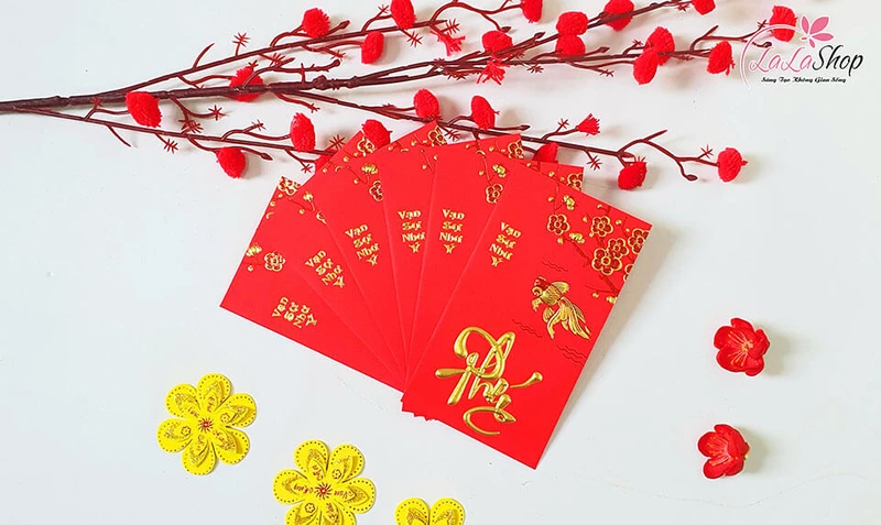 phong-bao-li-xi-treo-san-vuon-vo-cung-dep-mat-3b684f64c53c7c5d3656ea767b5f2441