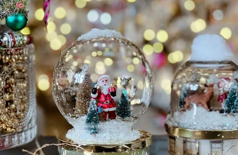 Quả cầu tuyết ngập tràn không khí Noel