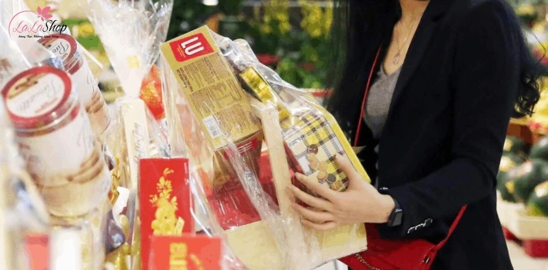 Gợi ý 15 món quà tết Tặng cho sếp sang trọng và ý nghĩa nhất 2025