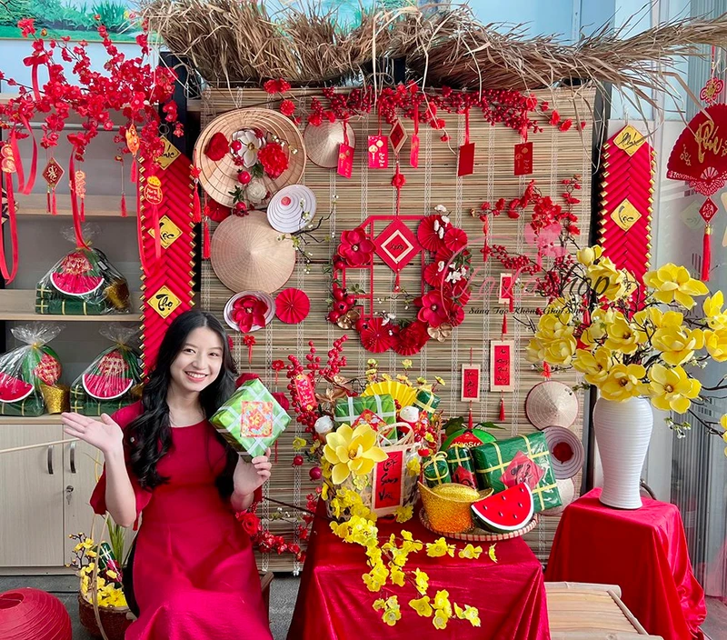 Rực rỡ, lung linh hơn khi trang trí khoảng trống trên tường bằng mành tre