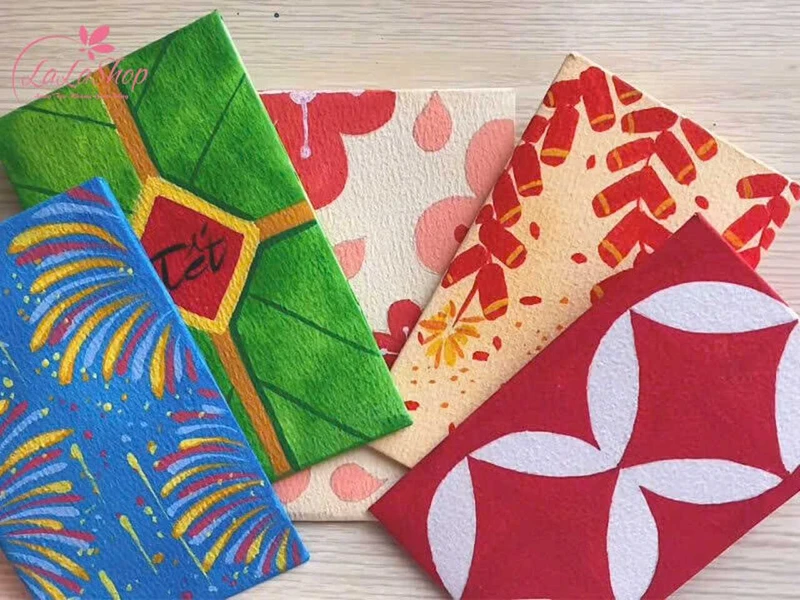 Sử dụng các biểu tượng Tết để trang trí bao lì xì