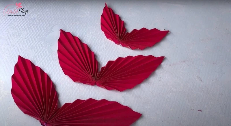 Ta cũng có thể làm thành hình cánh bướm nếu muốn