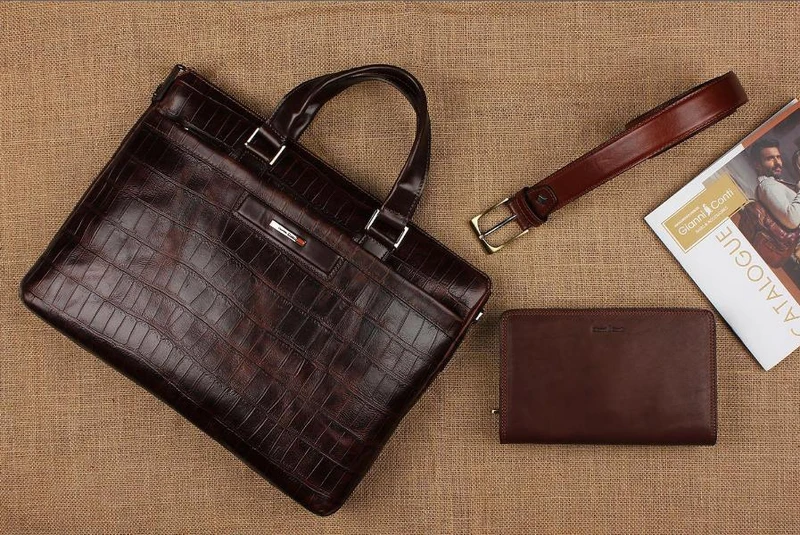 Tặng cặp da đến sếp thể hiện sự tinh tế tượng trưng cho sự bền vững