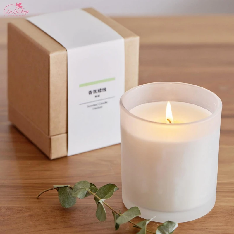 Tặng nến thơm có thành phần thiên nhiên