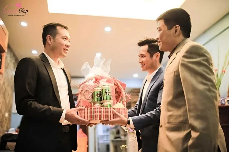 Tặng quà cho đối tác giúp xây dựng uy tín và tăng cường sự hợp tác lâu dài