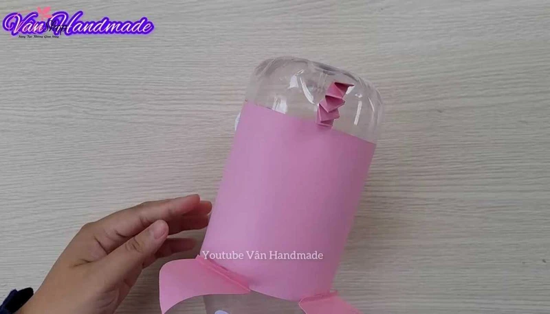 Thêm các phụ kiện bằng giấy