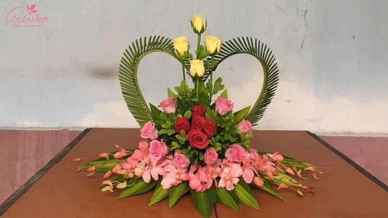 20 cách cắm hoa 8/3 và thuyết trình hay, ý nghĩa & đẹp 2025