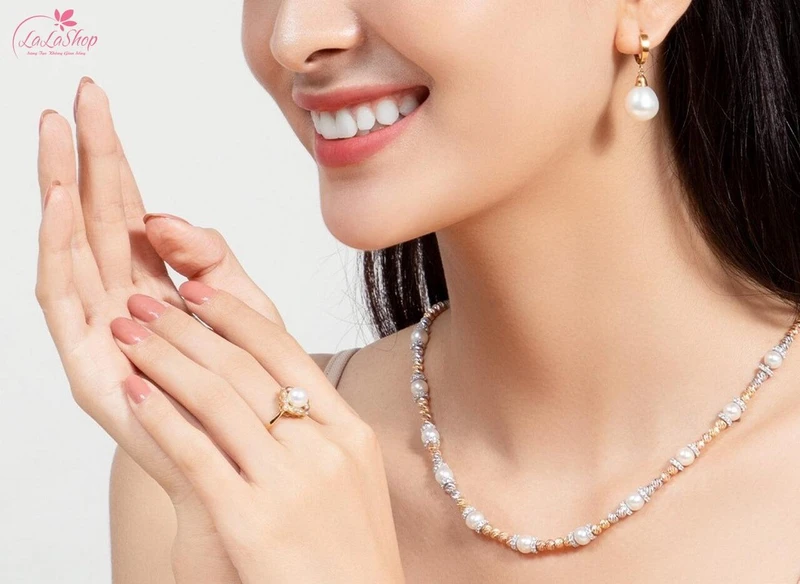 Trang sức là món quà cao cấp, mang giá trị không chỉ về vật chất mà còn về tình cảm