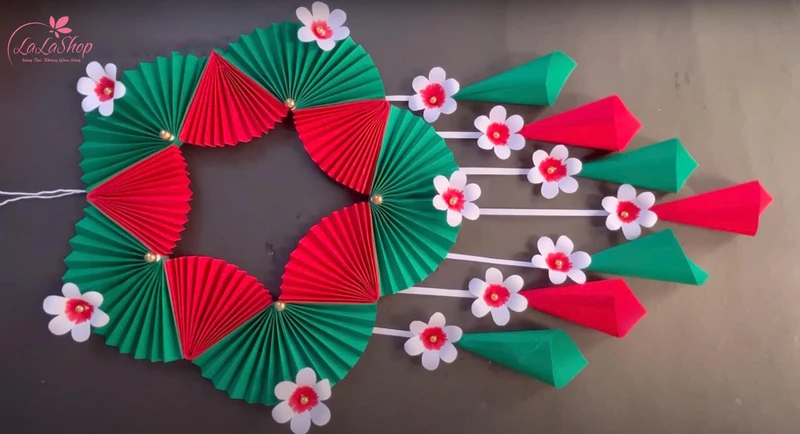 Trang trí thêm hoa