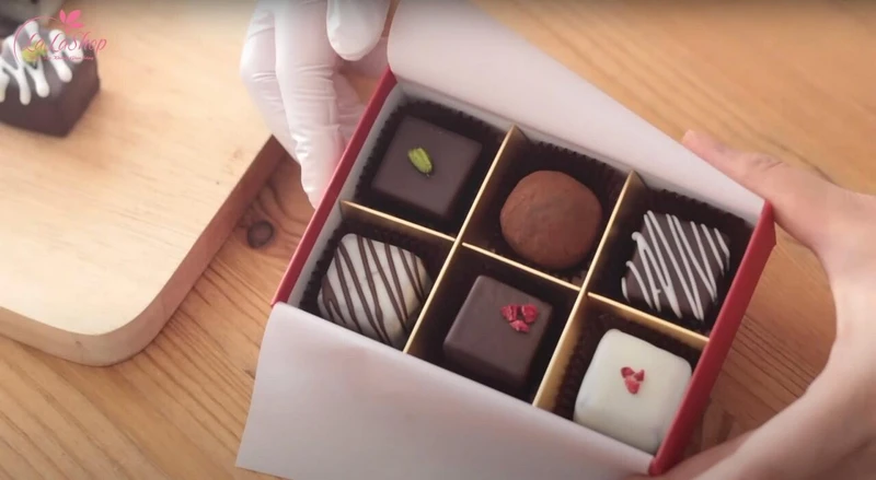 Trang trí và đóng hộp