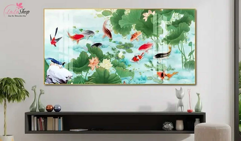 Tranh Cửu Ngư Quần Hội với 9 con cá chép bên cạnh hoa sen giản dị nhưng cao quý