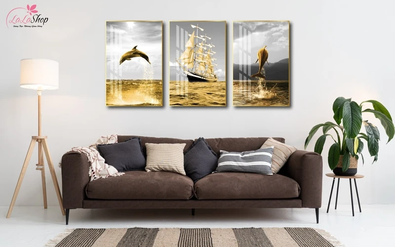 Tranh được phủ lớp gương tạo chiều sâu giúp tăng tính hiện đại – Một trong các chất liệu tranh treo tường được yêu thích