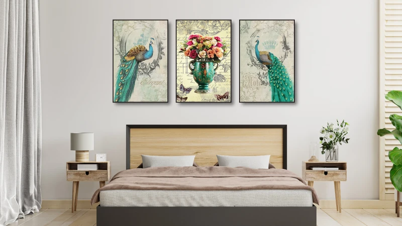 Tranh phong thuỷ treo cầu thang chim công và bình hoa sắc màu