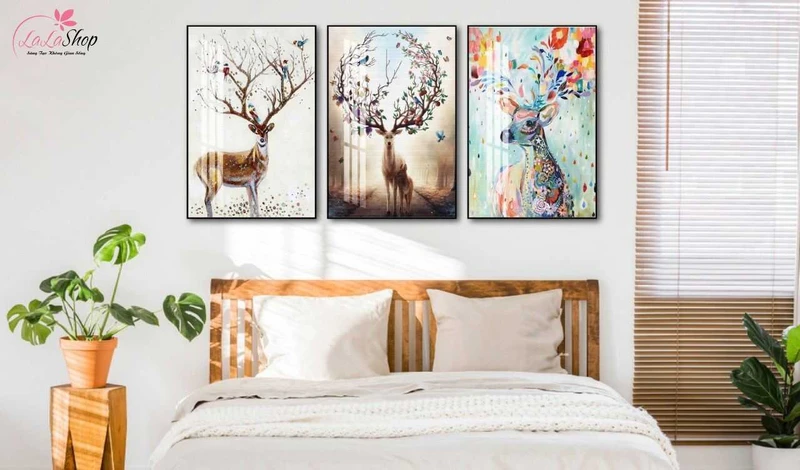Tranh treo tường được ứng dụng rộng rãi và trang trí ở cả phòng ngủ