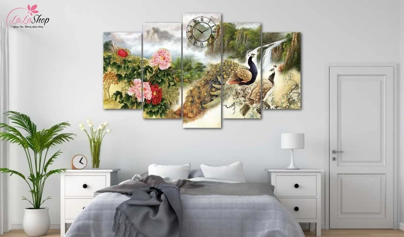 Tranh treo tường mang đến màu sắc mới cho không gian sống và làm việc