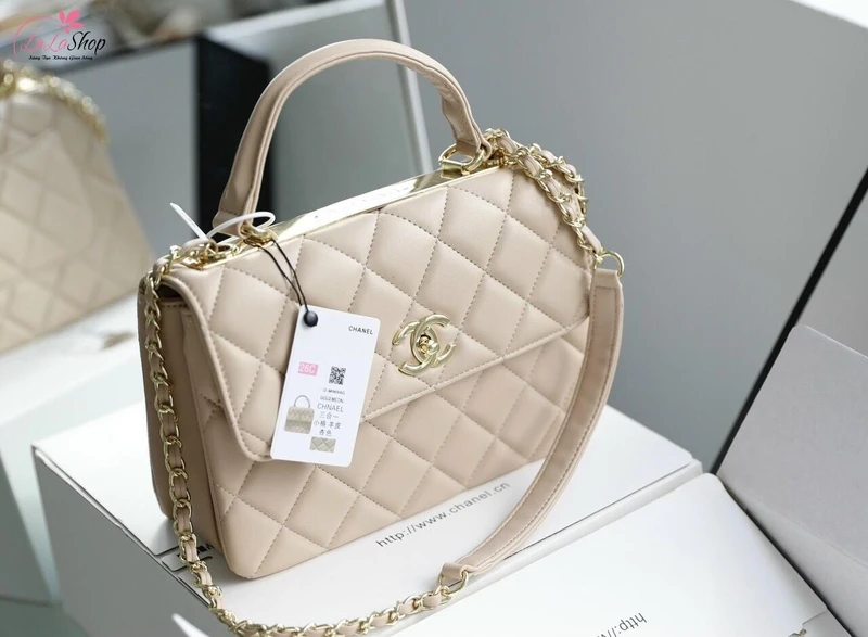 Túi xách thời trang sẽ giúp vợ tự tin hơn trong những buổi gặp gỡ hoặc khi ra ngoài