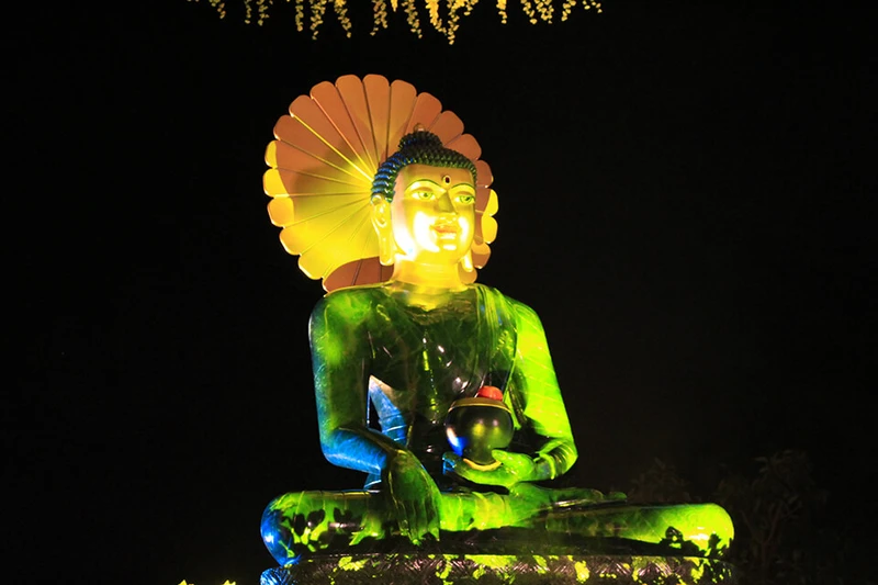 tuong-ngoc-xanh-von-rat-quy-hiem-giup-cho-buc-tuong-thich-ca-da-dep-cang-tro-nen-doc-dao-hon-fc3b0223edc3f6b9f28cd237db90cf0e