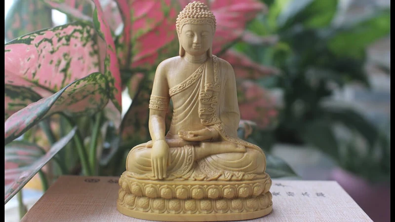 tuong-phat-thich-ca-bang-da-co-mau-sac-dep-va-an-tuong-0ecf89a62be0759d936c285ae233ab0e