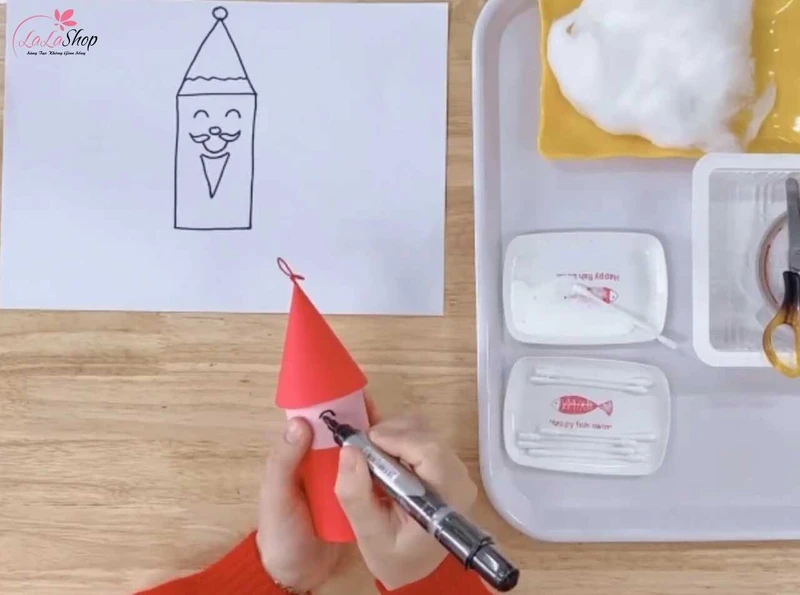 Vẽ mặt cho ông già Noel