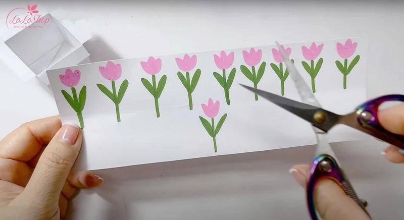 Vẽ và cắt rời các bông hoa