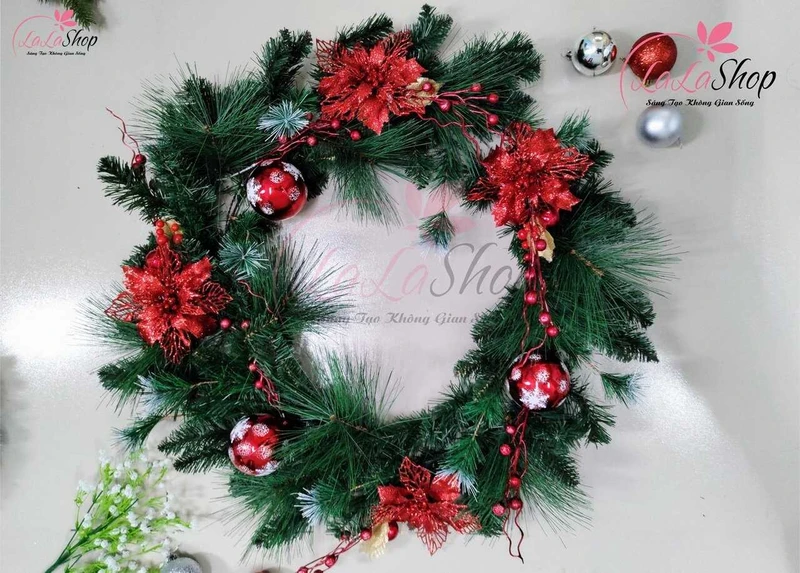 Vòng nguyệt quế mang ý nghĩa về sự sống vĩnh hằng và tình yêu thương vô tận của Chúa