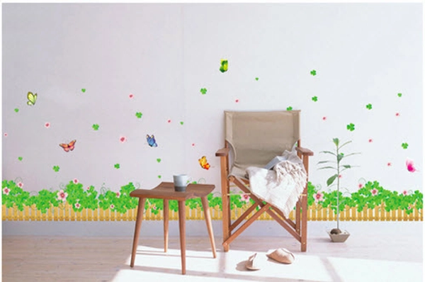 Chân tường xanh lá