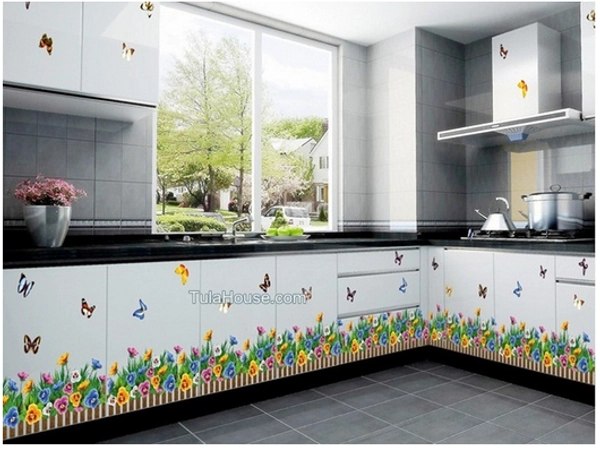 Chân tường hoa tím to